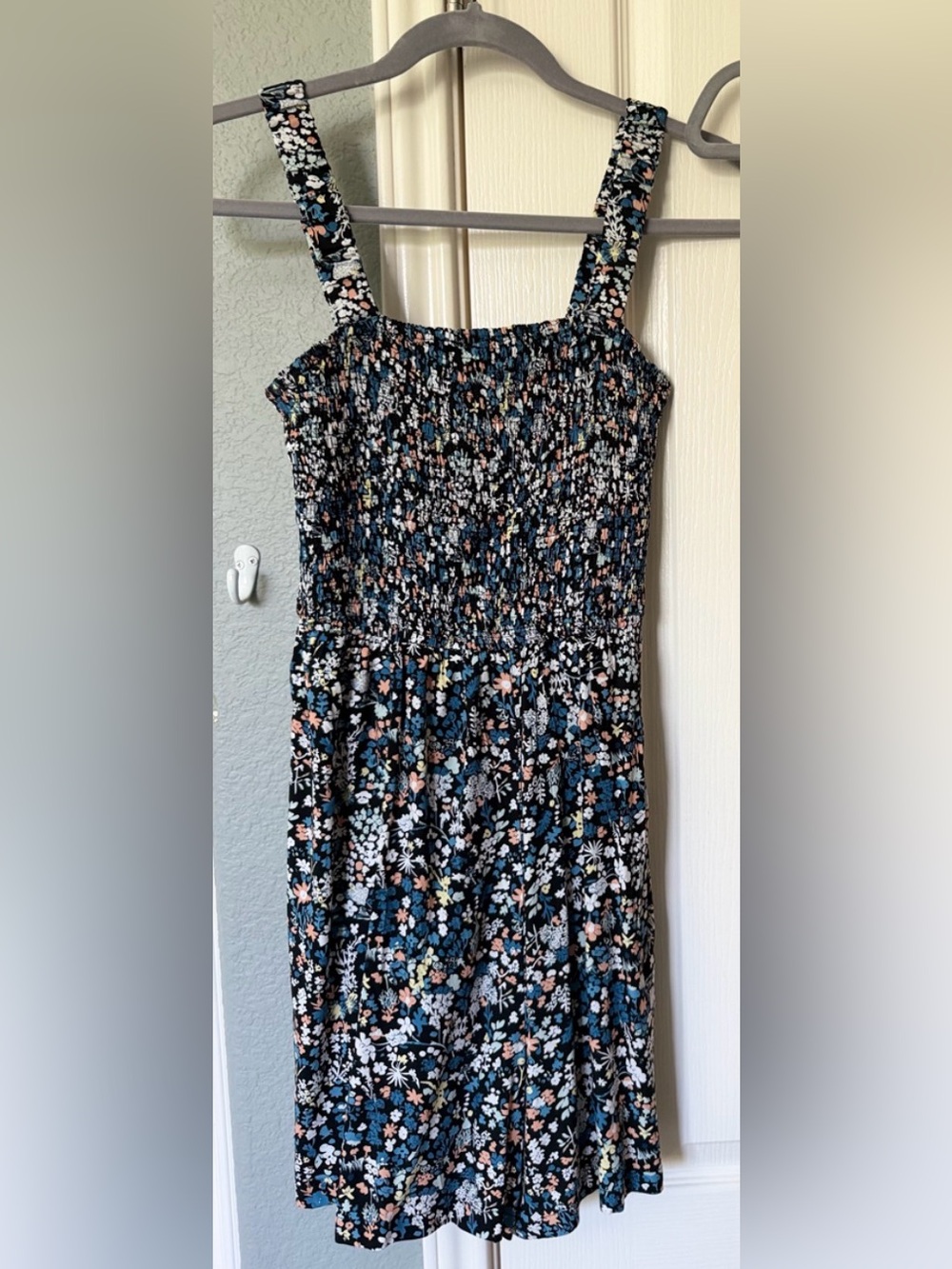 Dokotoo Smocked Romper Jumpsuit Square Neck w/ pockets Floral (S) small